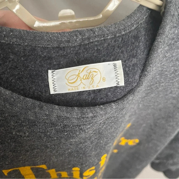 3/4 sleeve “this is no ordinary housewife” sweatshirt size L/XL - Picture 11 of 13